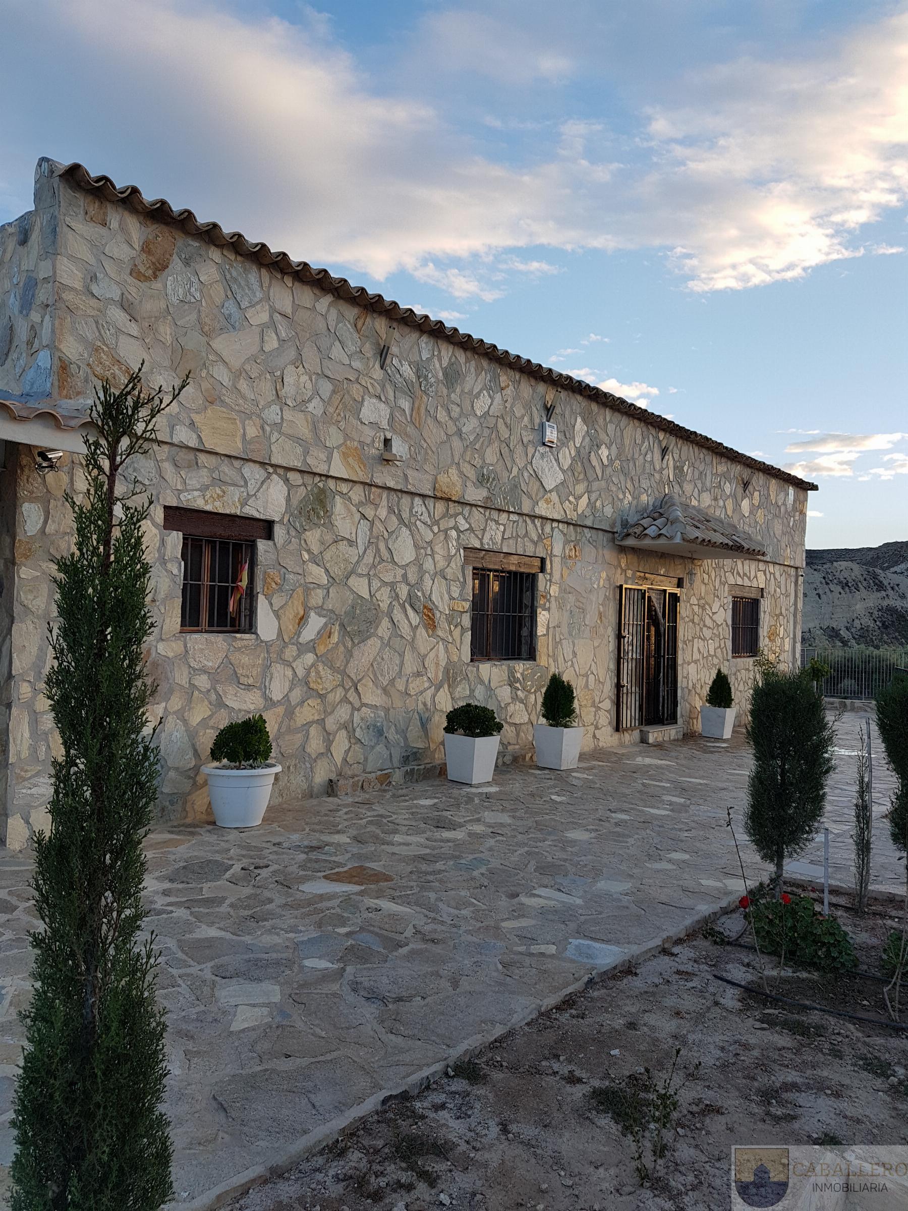 For sale of chalet in Murcia