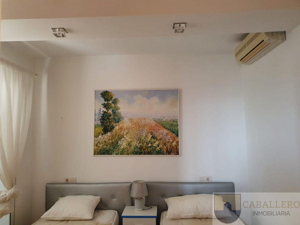 For sale of penthouse in Murcia