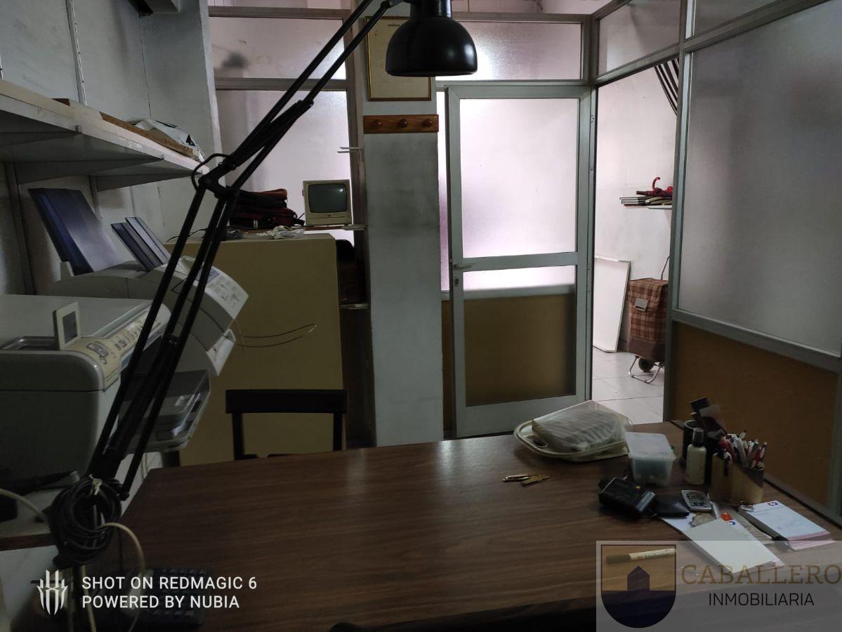 For sale of commercial in Murcia