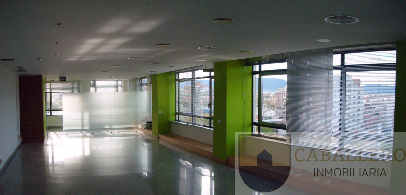 For rent of office in Murcia