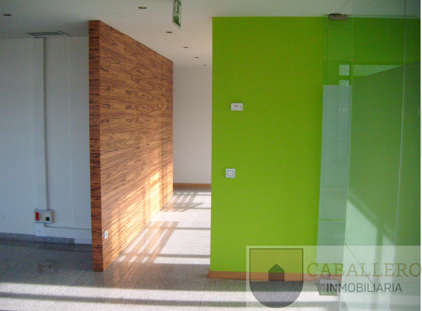 For rent of office in Murcia
