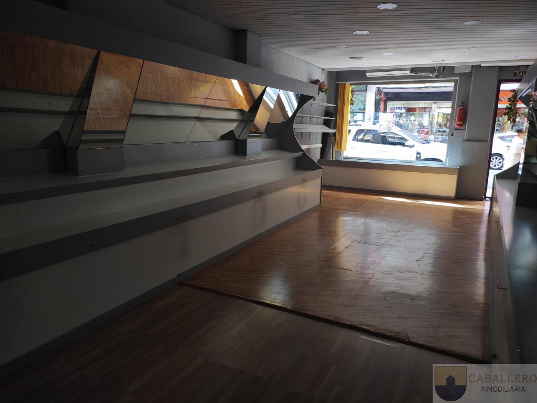 For rent of commercial in Murcia