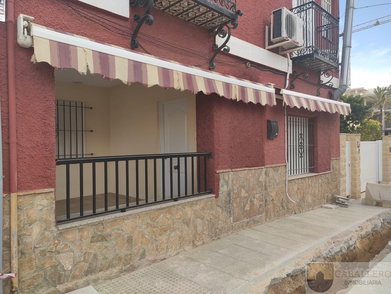 For sale of house in Pilar de la Horadada