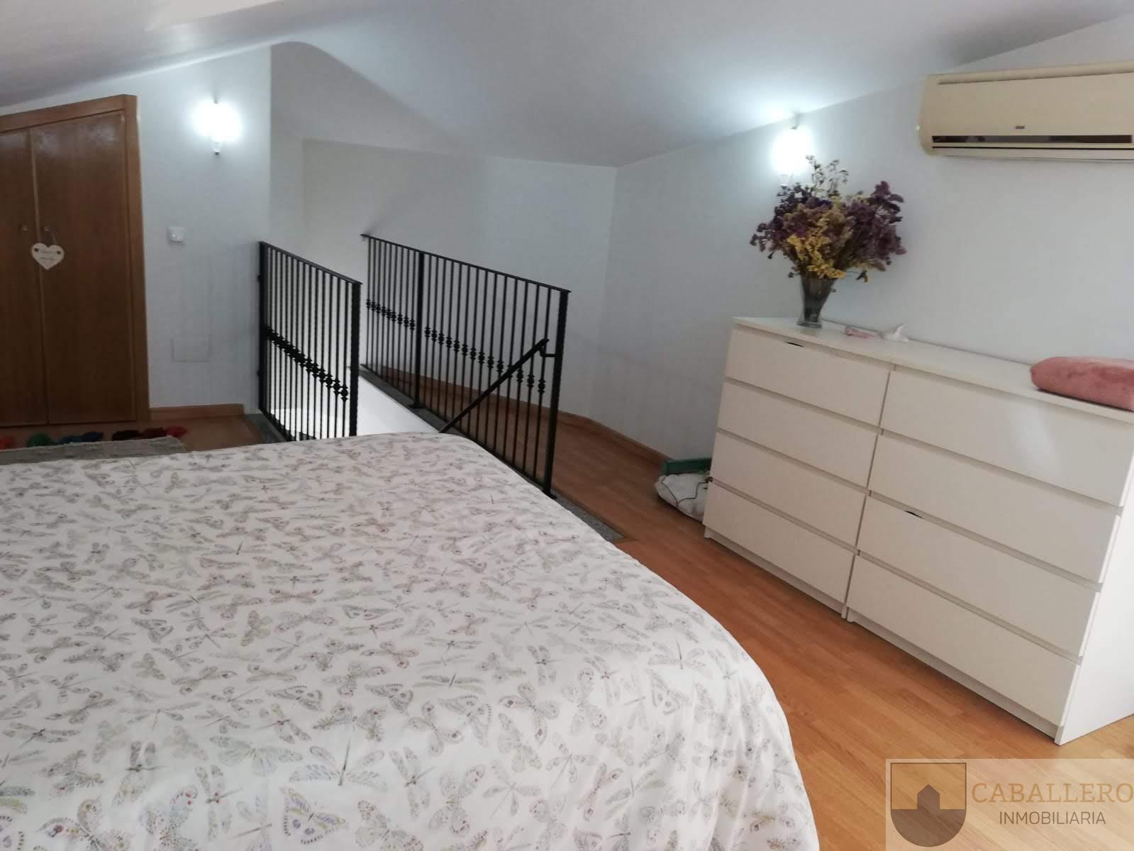 For sale of penthouse in Murcia