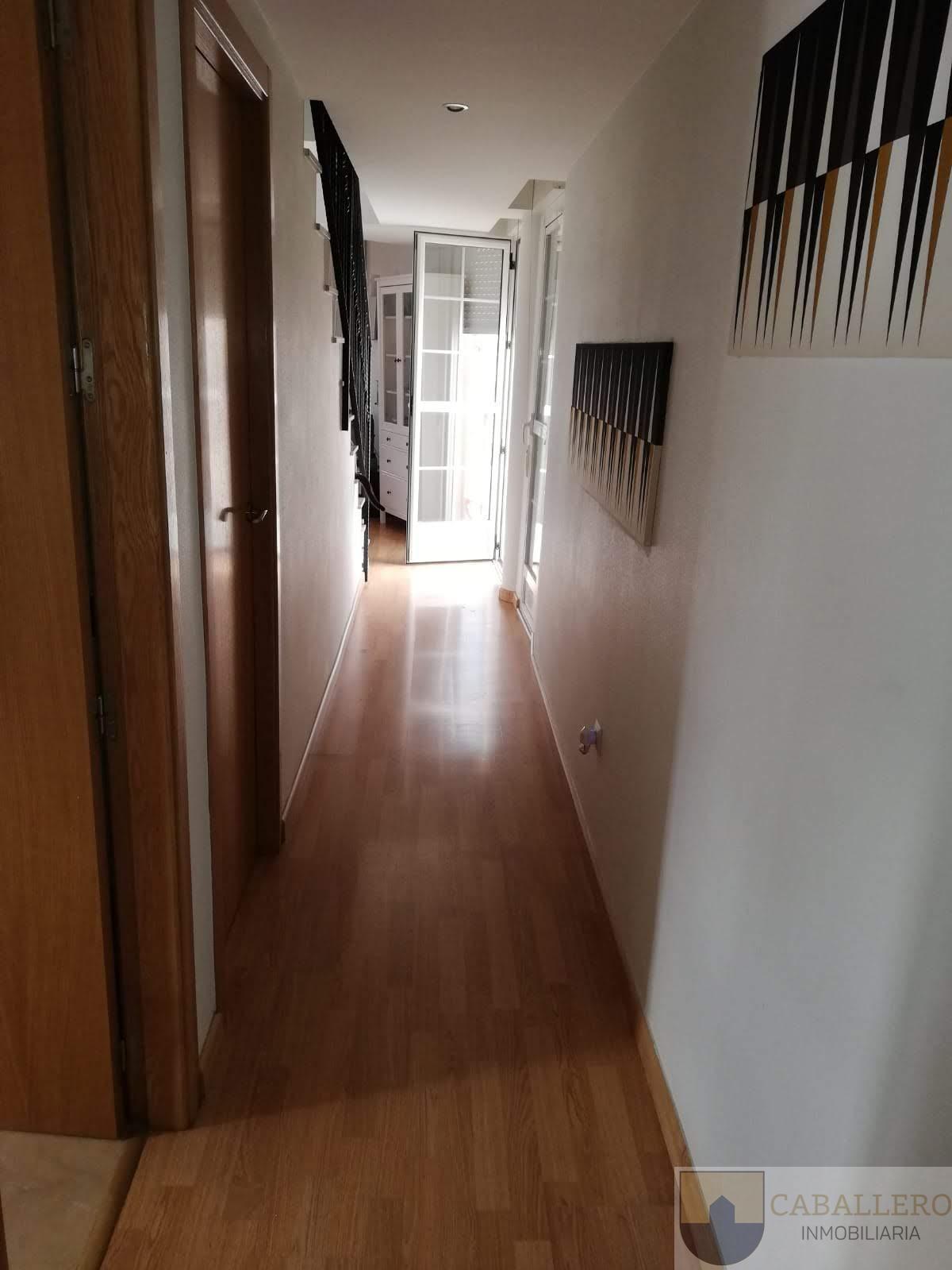 For sale of penthouse in Murcia