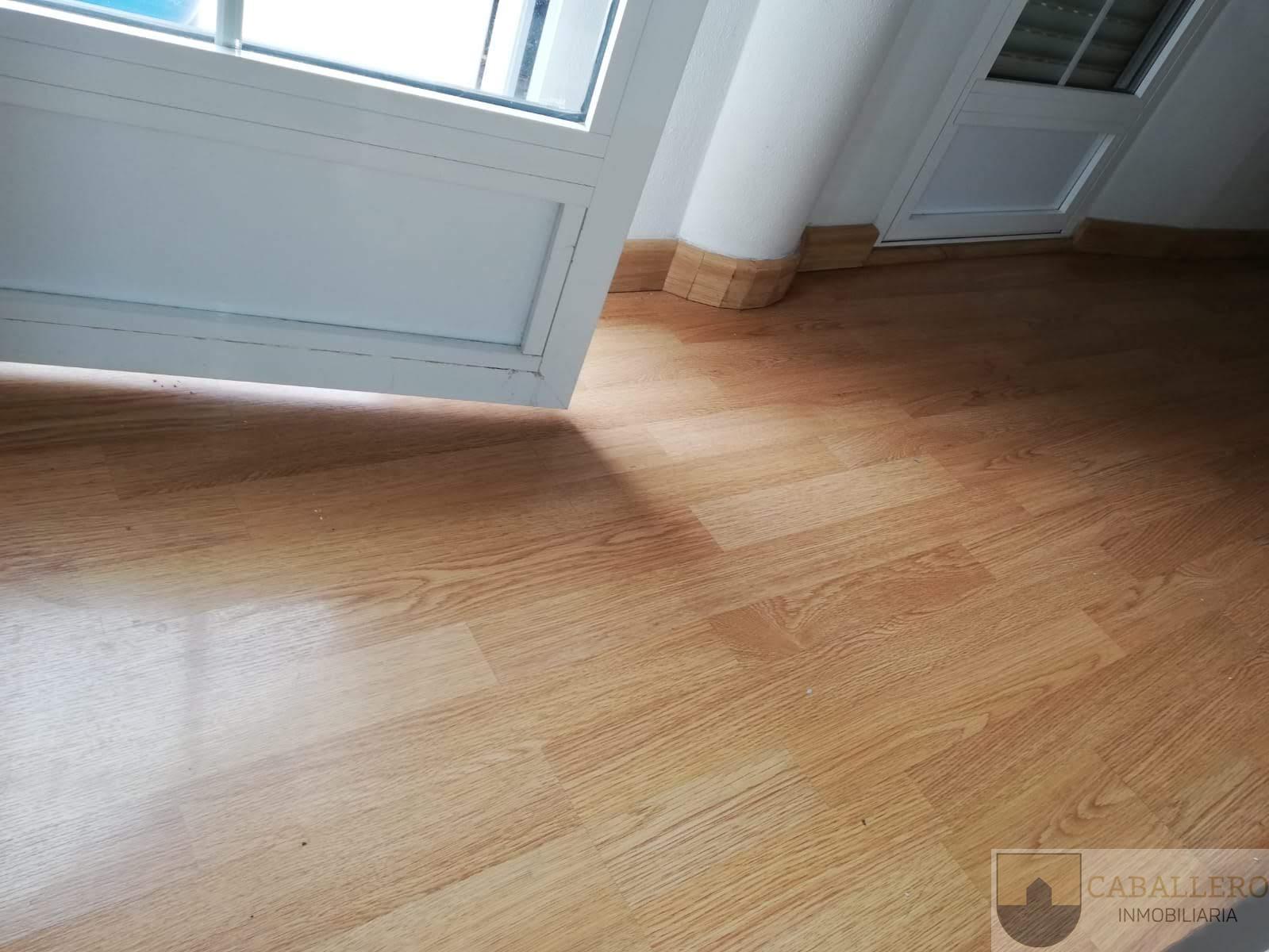 For sale of penthouse in Murcia