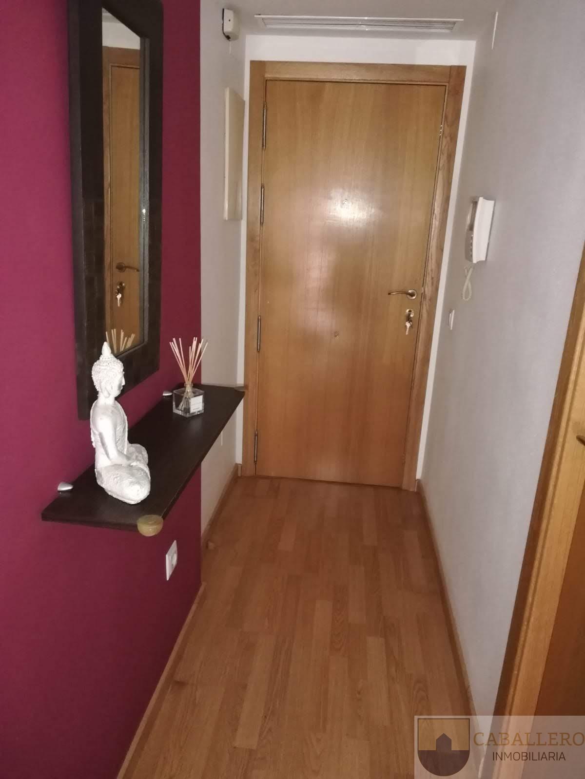 For sale of penthouse in Murcia
