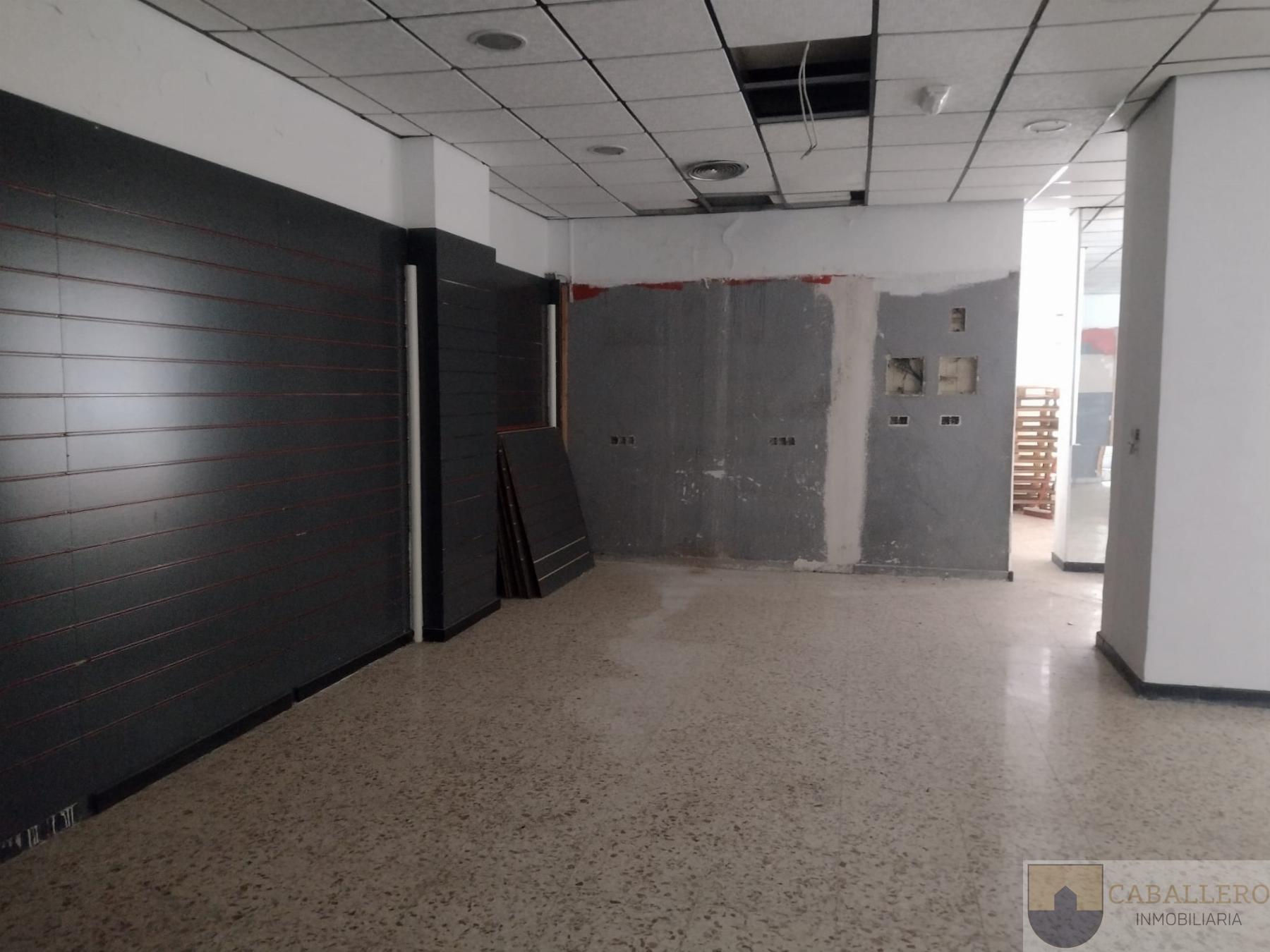 Venta de local comercial en Murcia