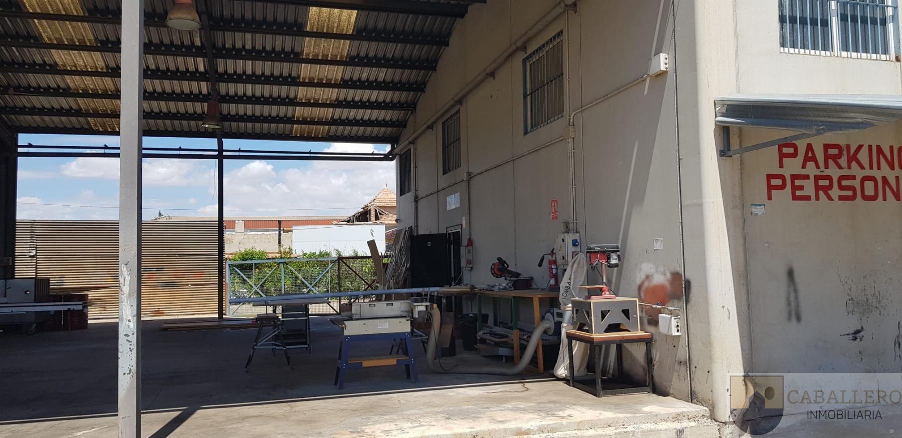 For rent of industrial plant/warehouse in Murcia
