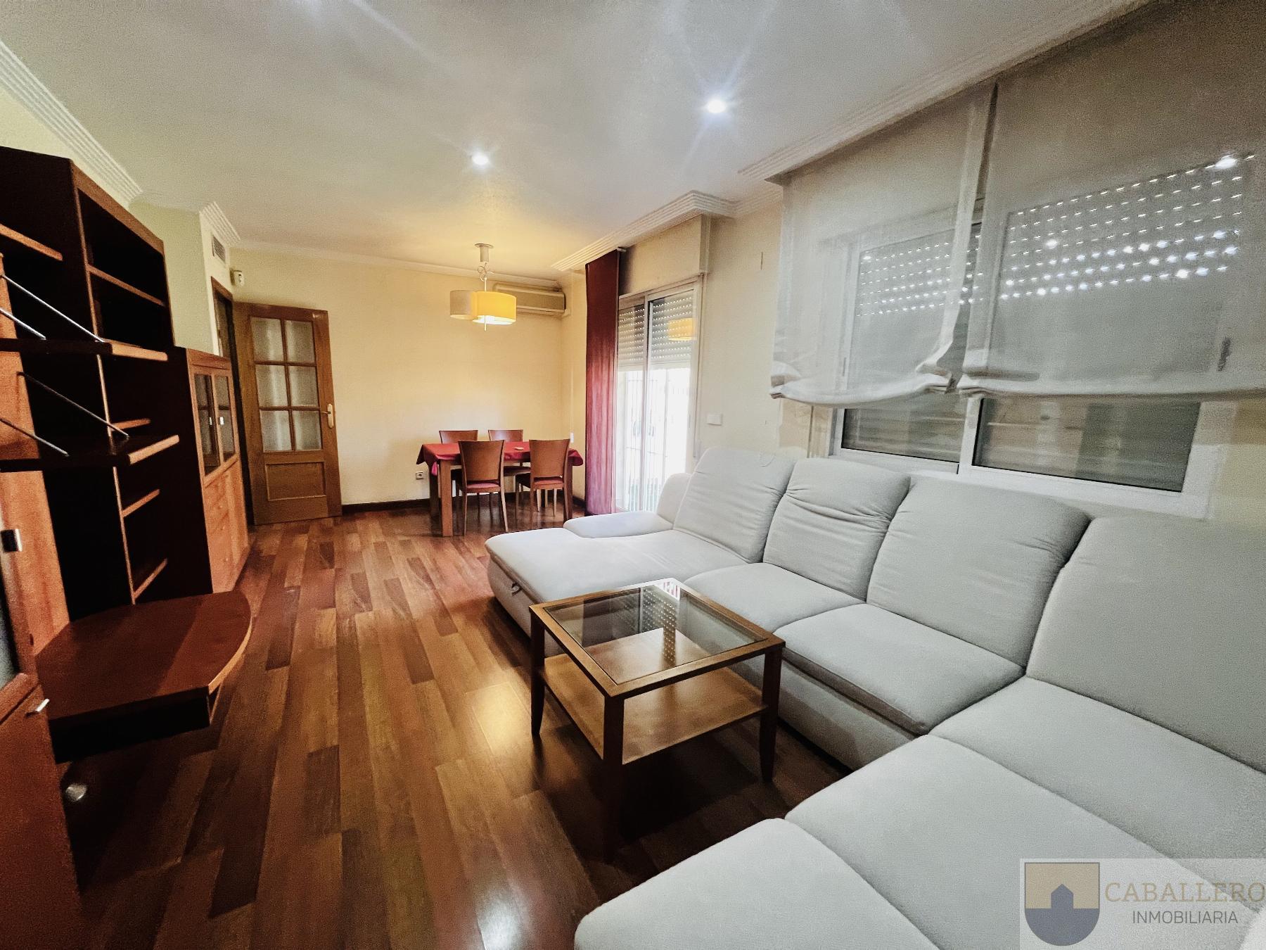 For sale of penthouse in Murcia