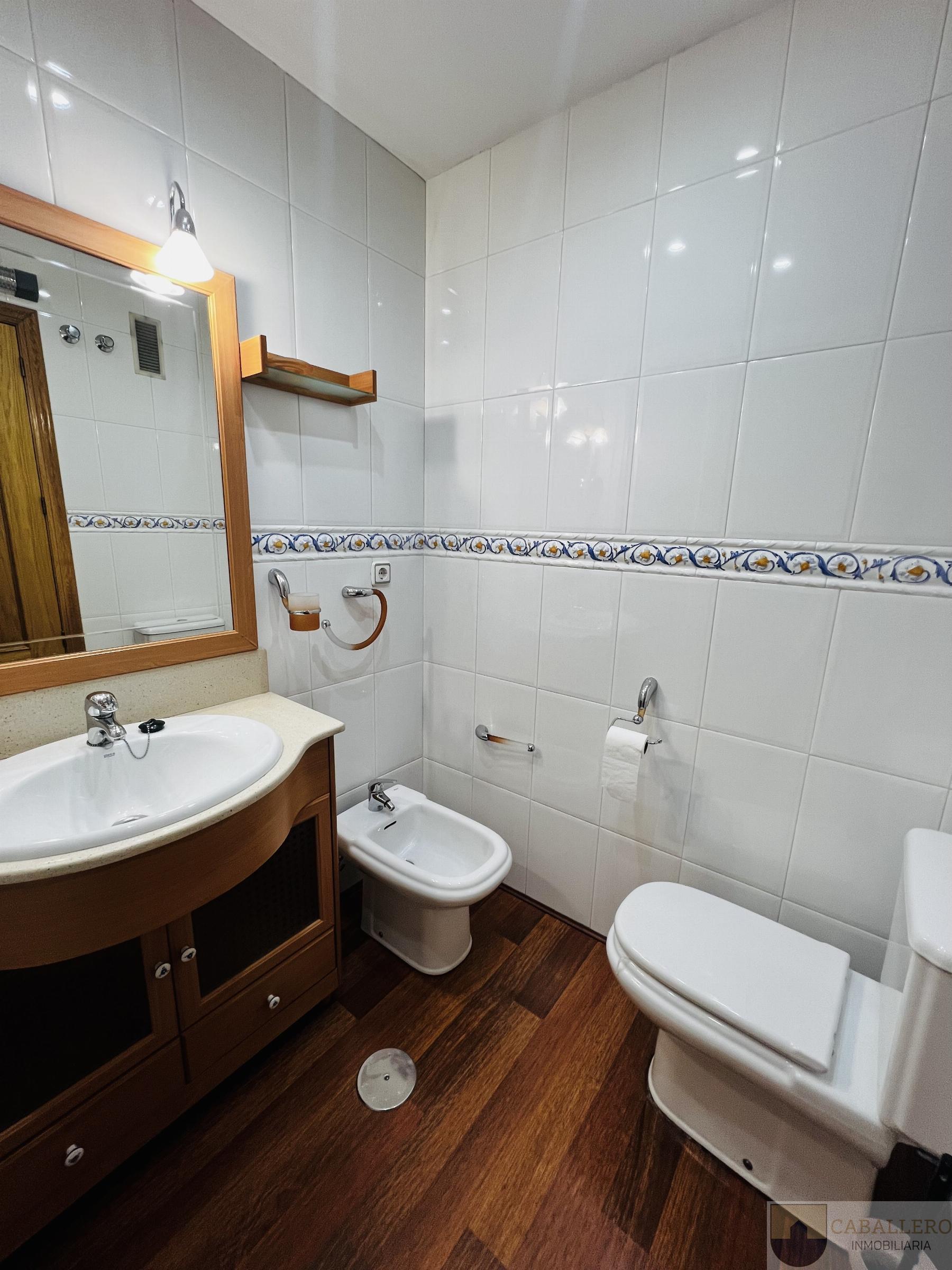 For sale of penthouse in Murcia