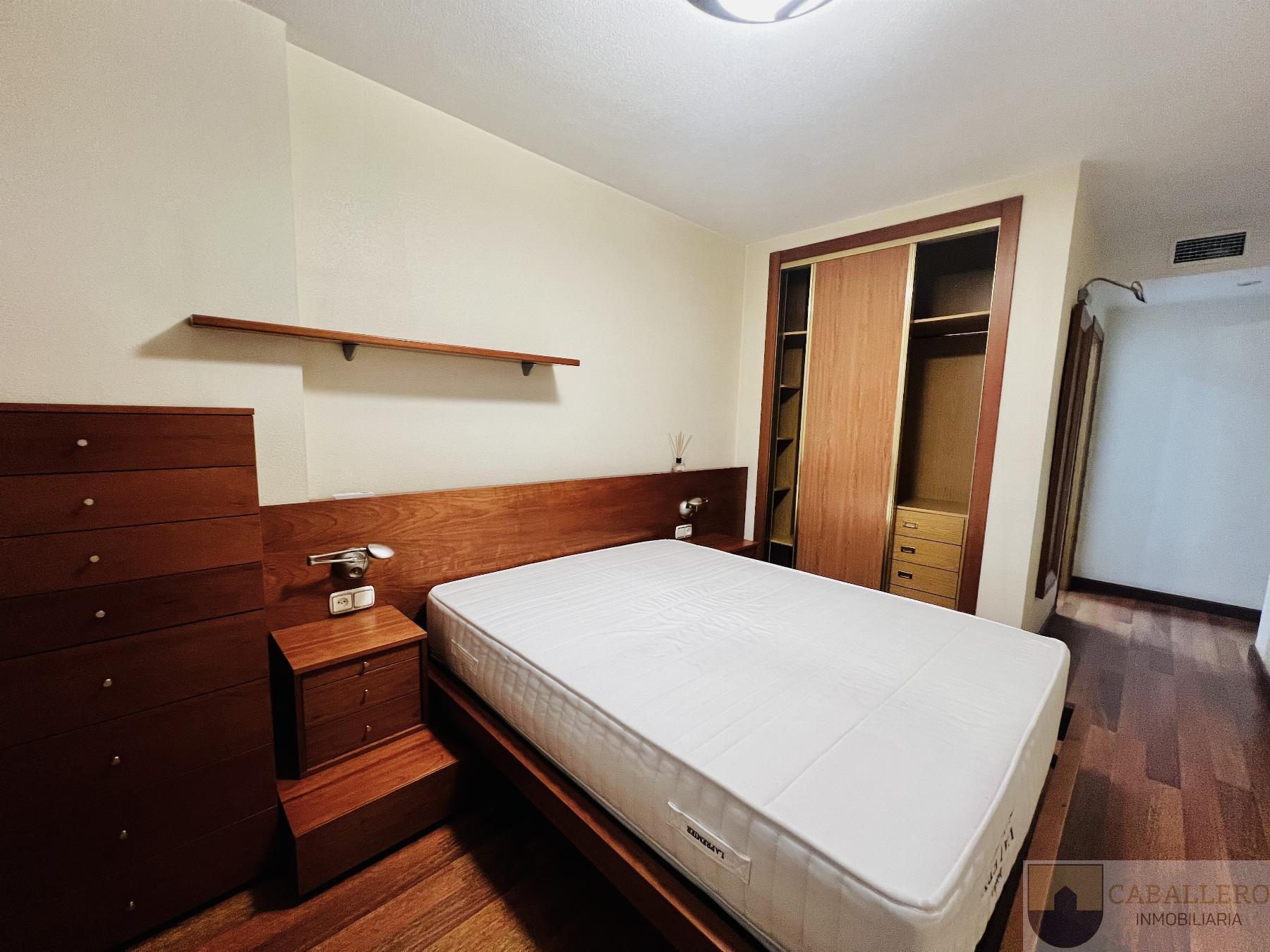 For sale of penthouse in Murcia