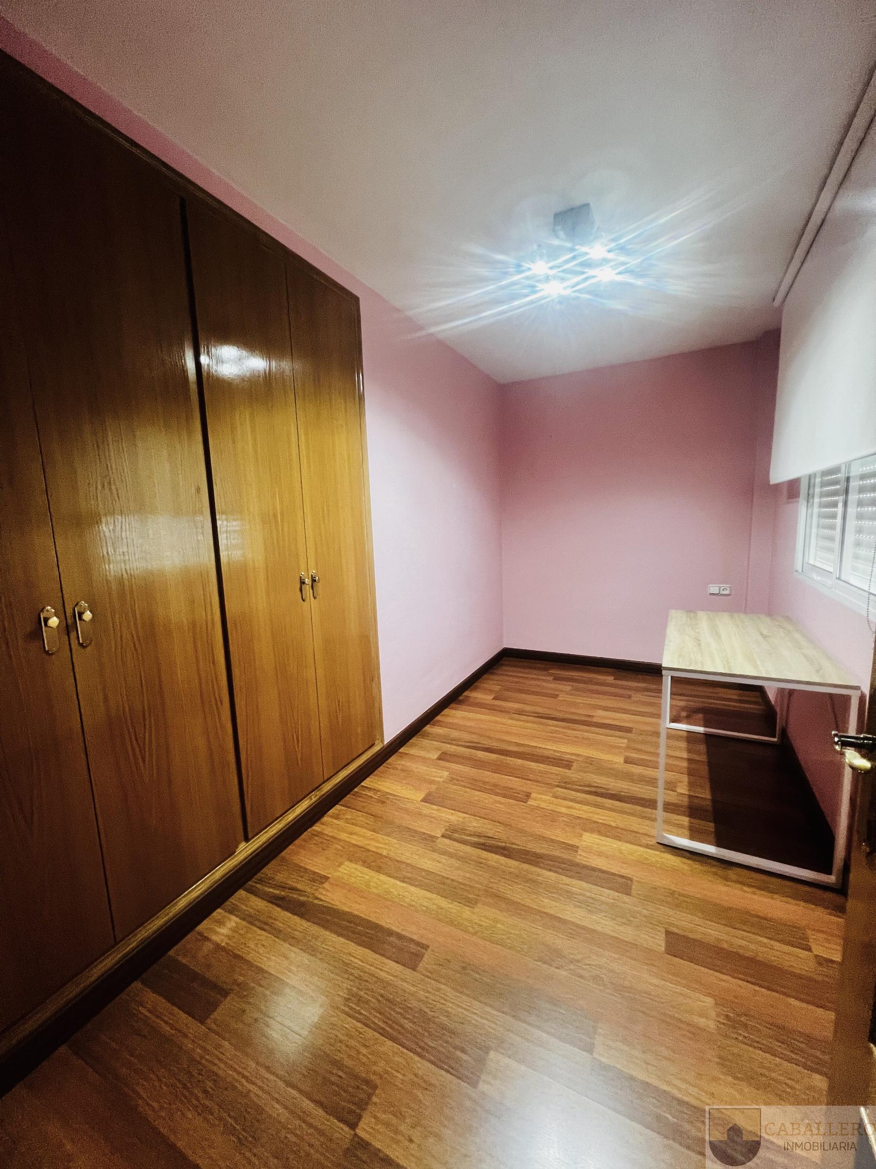 For sale of penthouse in Murcia