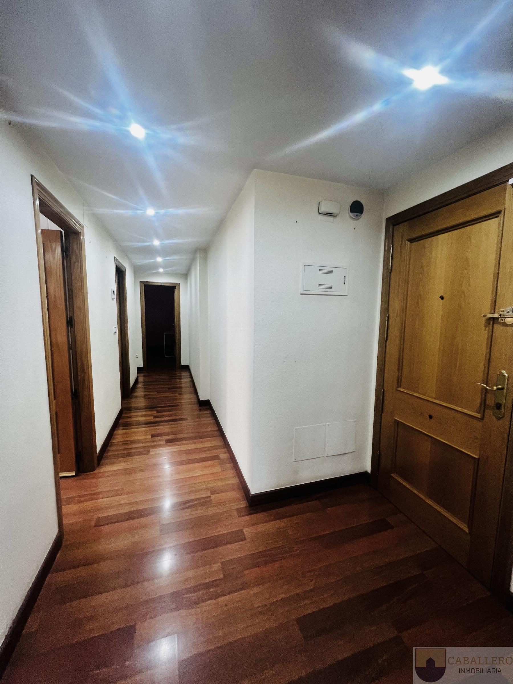 For sale of penthouse in Murcia