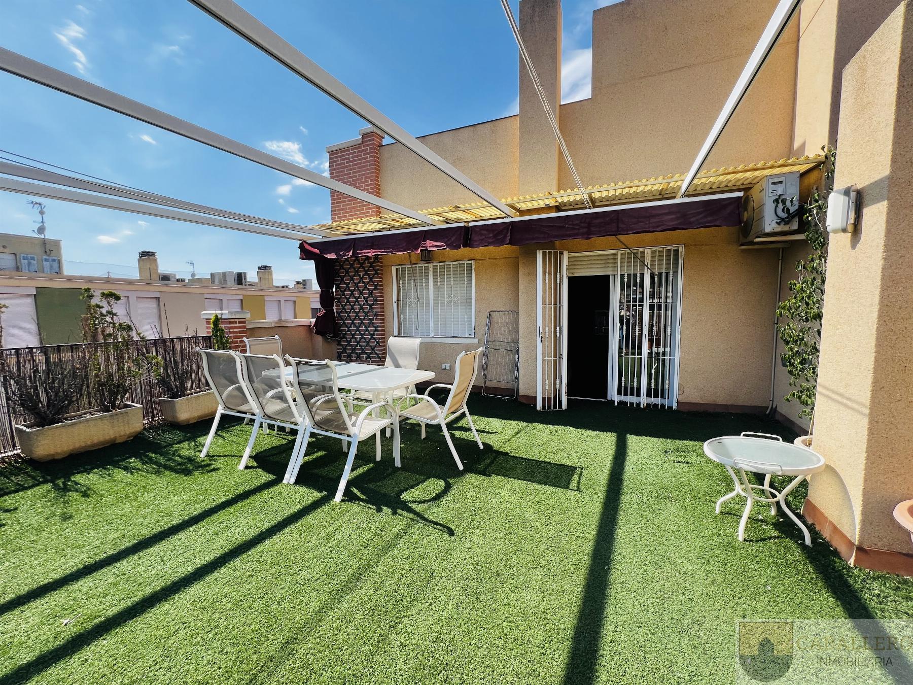 For sale of penthouse in Murcia