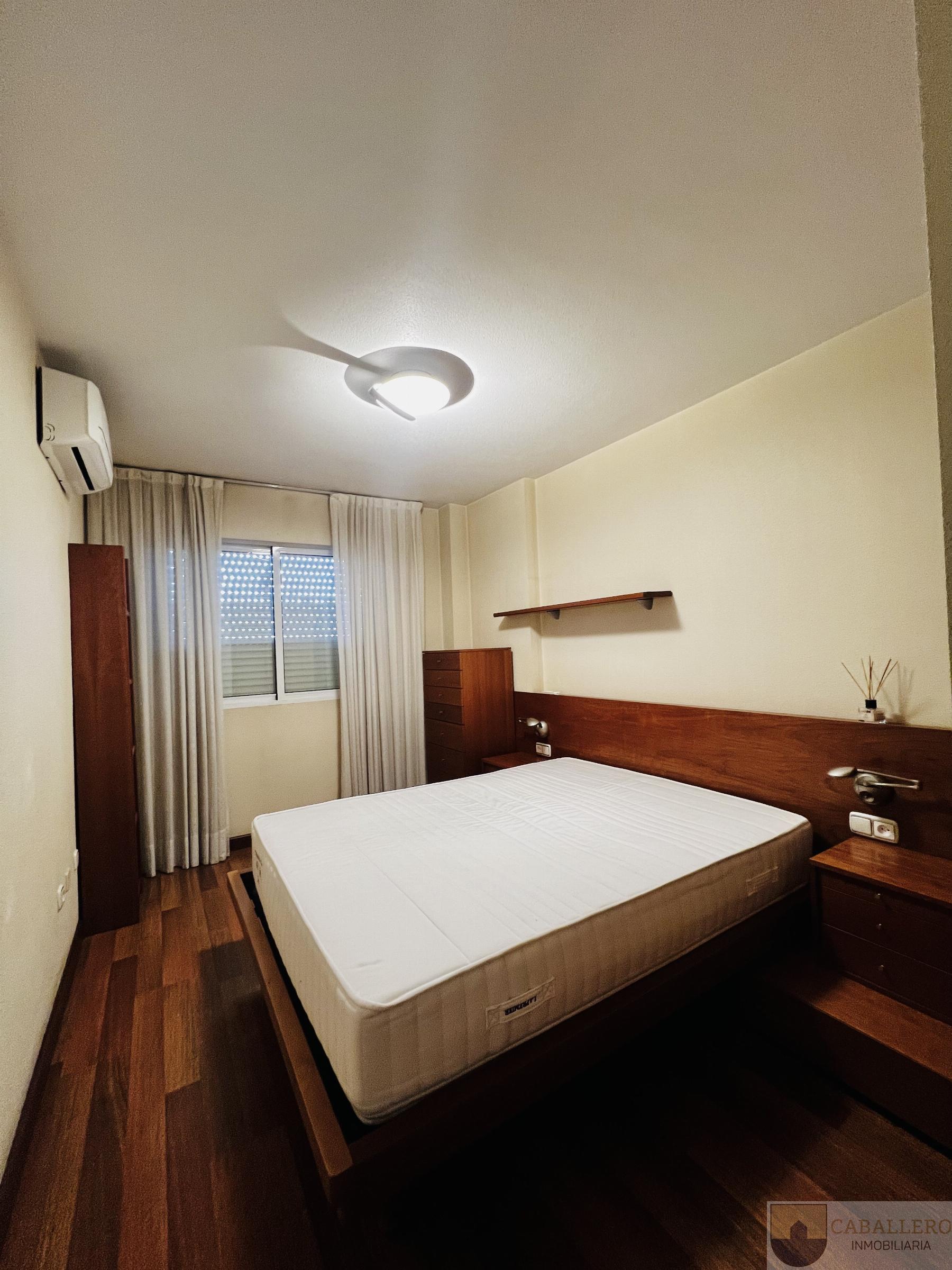 For sale of penthouse in Murcia