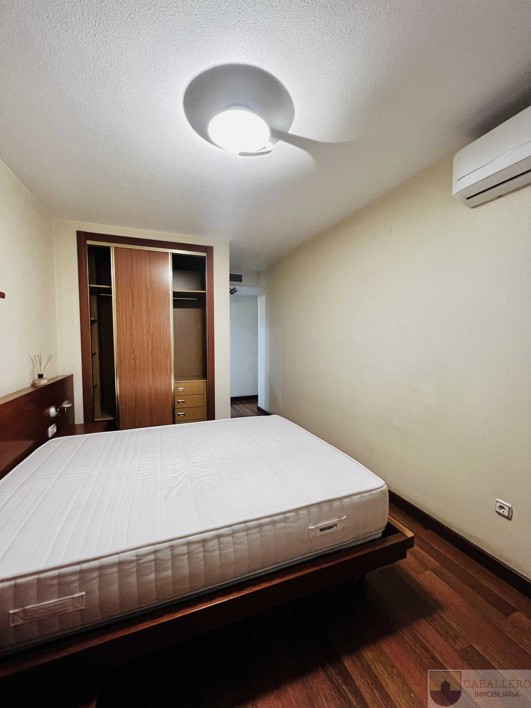 For sale of penthouse in Murcia
