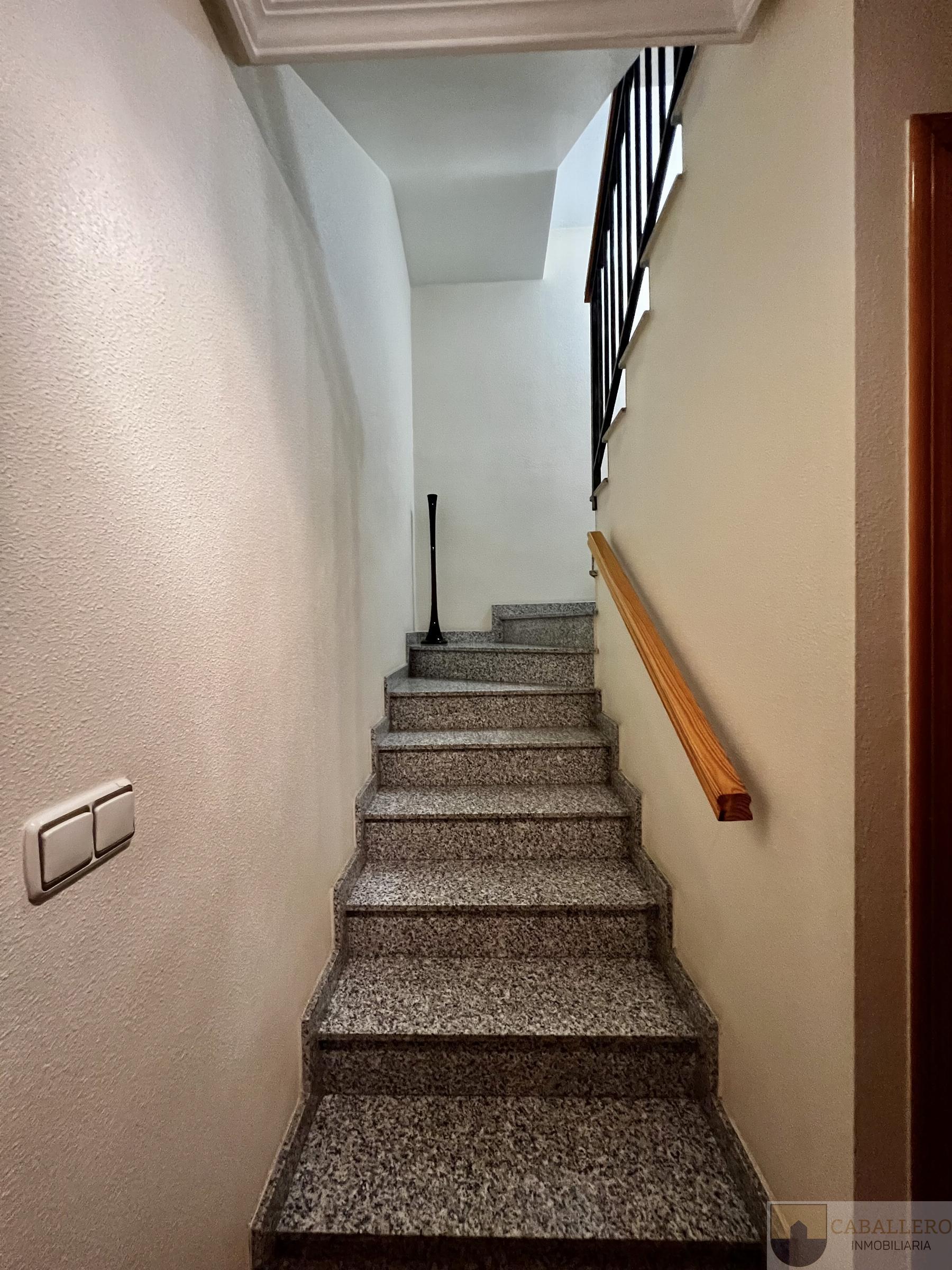 For sale of duplex in Murcia