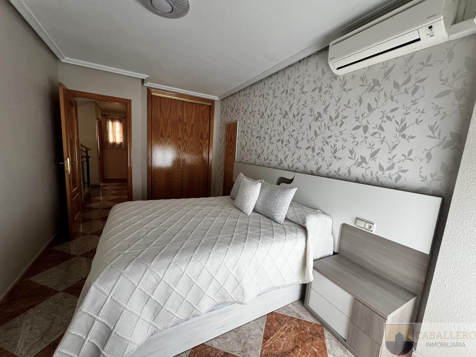 For sale of duplex in Murcia