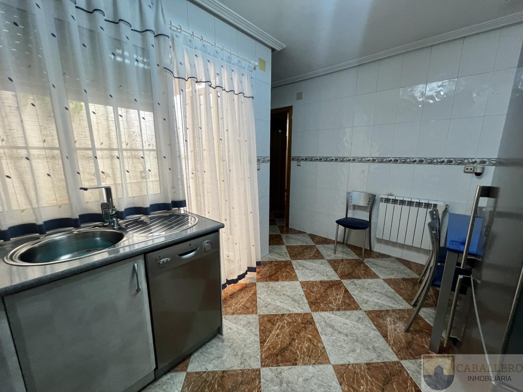For sale of duplex in Murcia