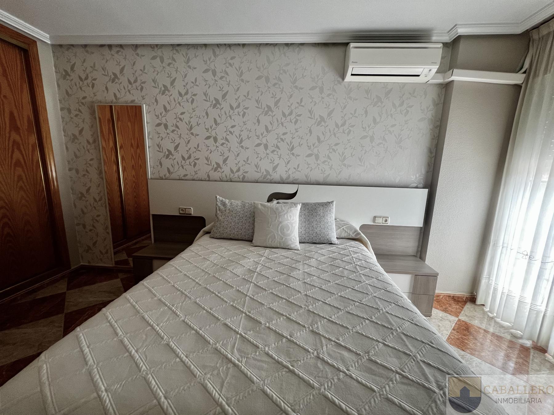 For sale of duplex in Murcia