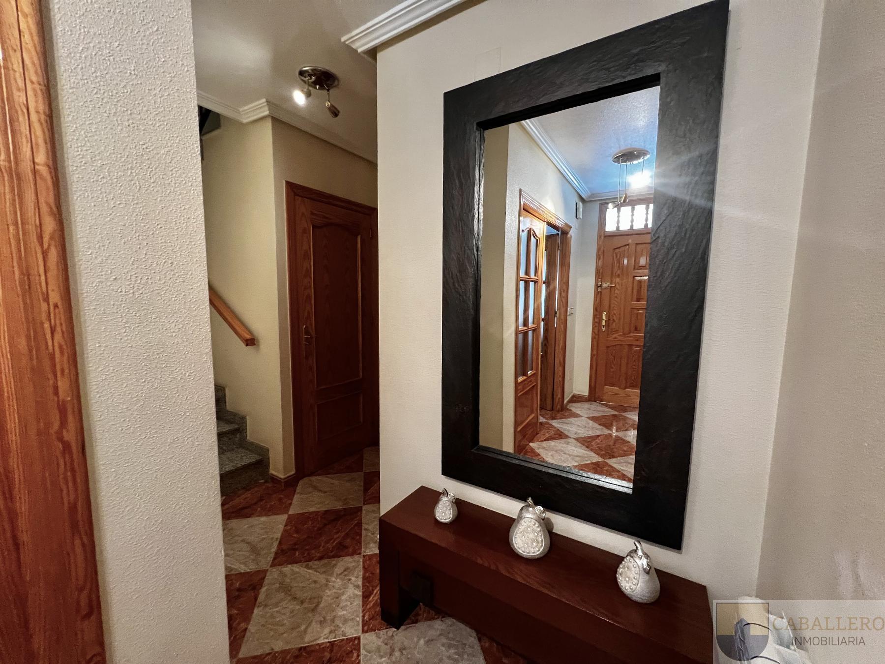 For sale of duplex in Murcia