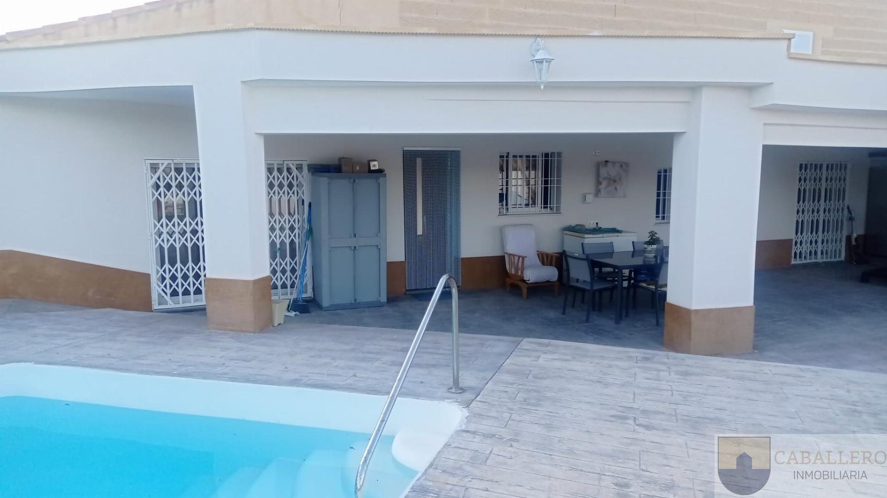 For sale of chalet in Murcia