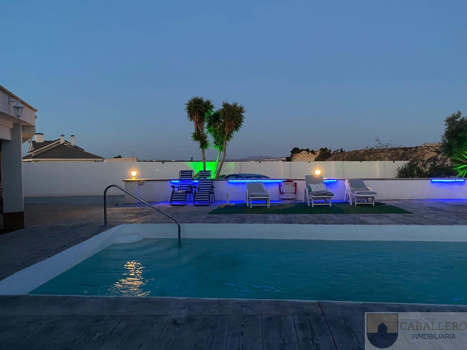 For sale of chalet in Murcia