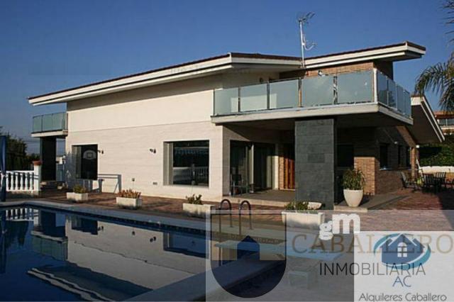 For sale of chalet in Murcia