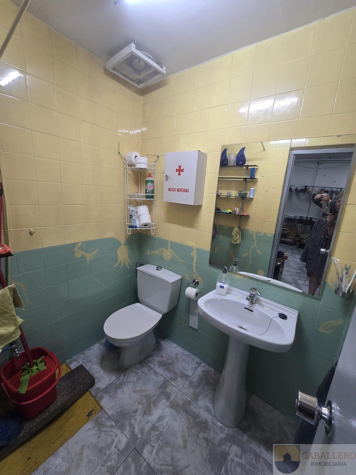 For rent of commercial in Murcia