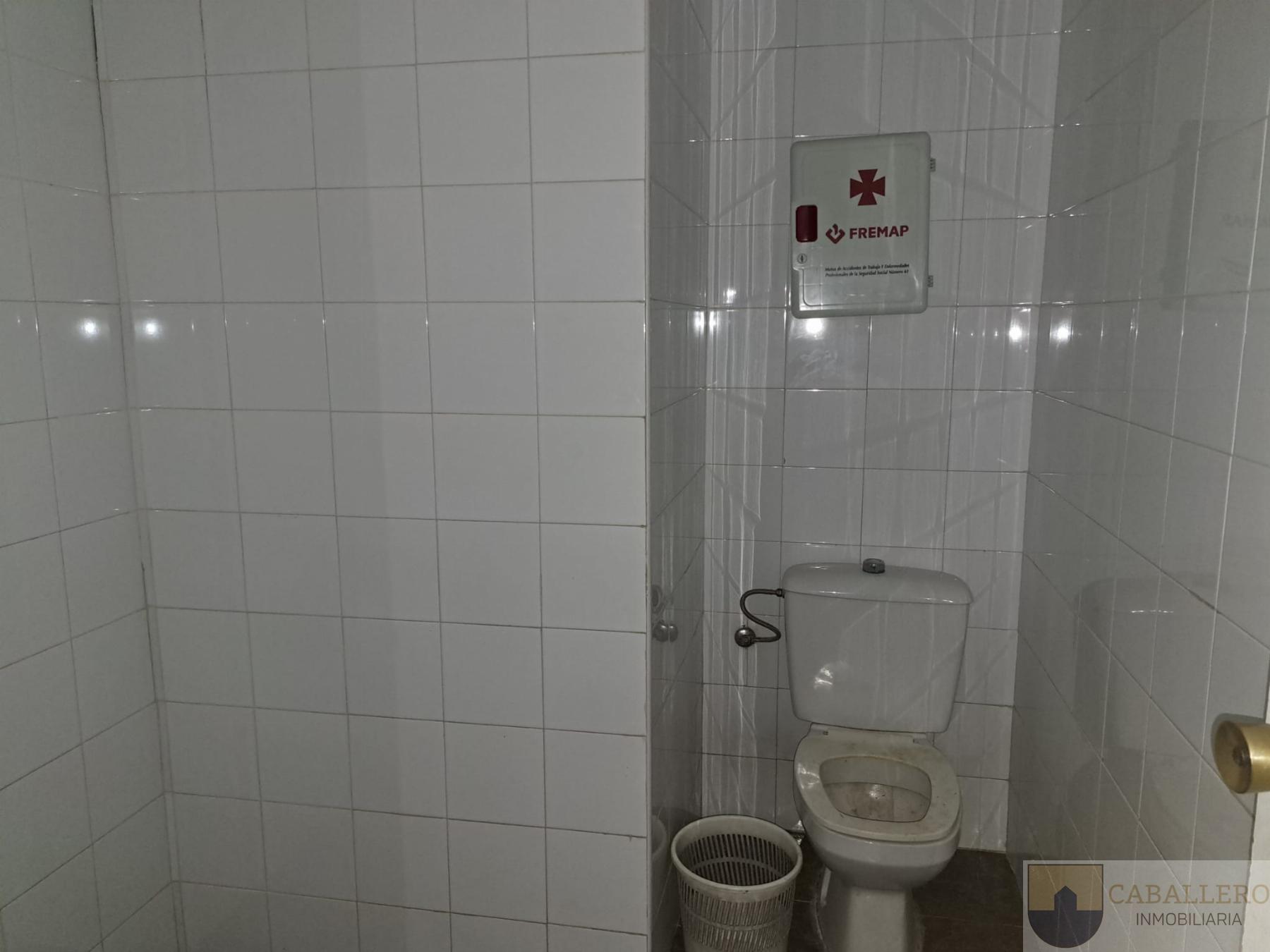 For sale of commercial in Murcia
