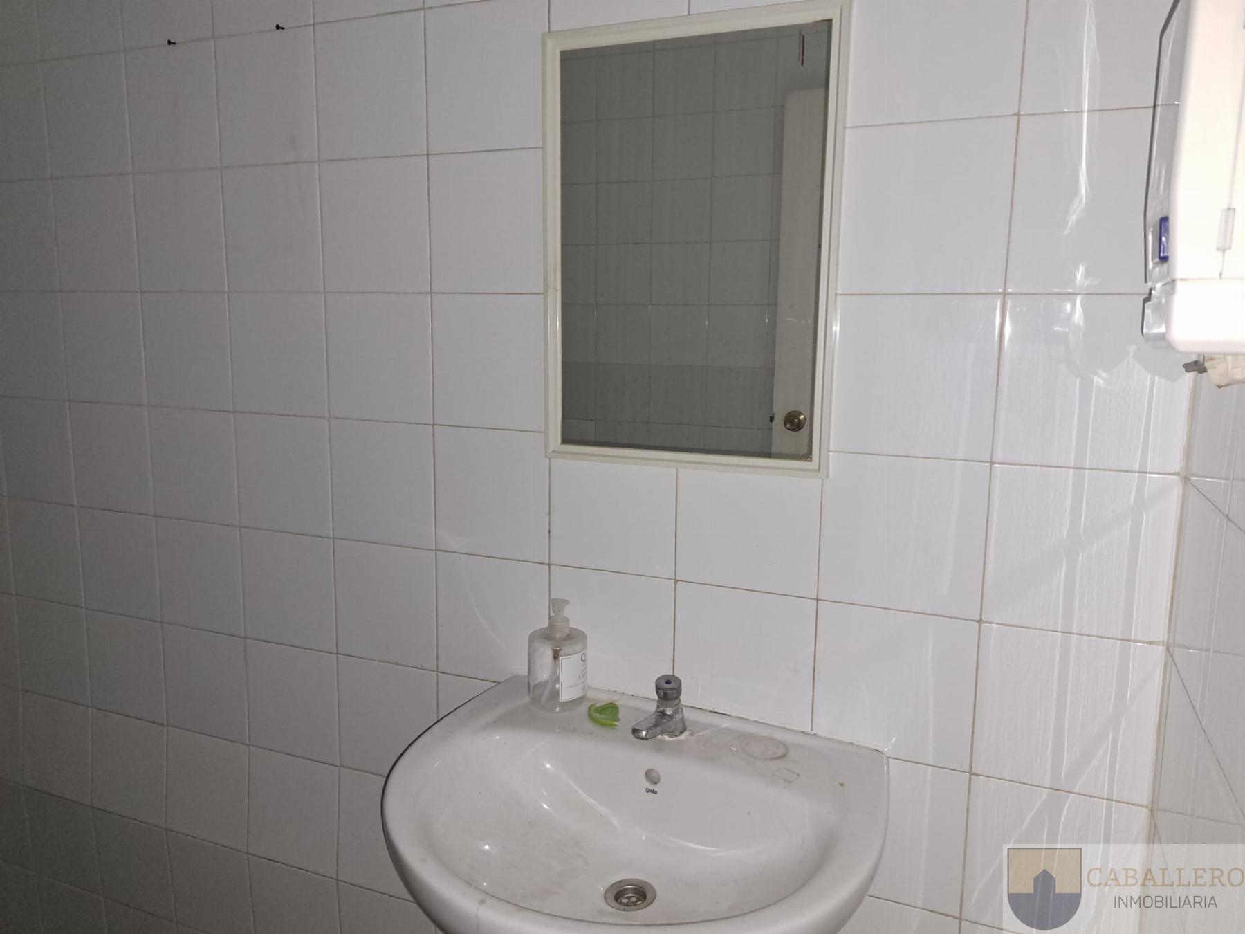 For sale of commercial in Murcia