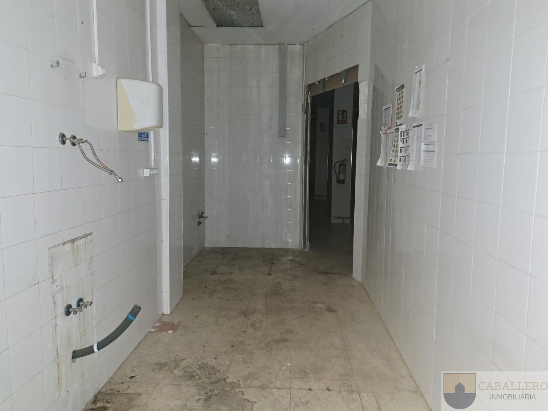 For sale of commercial in Murcia