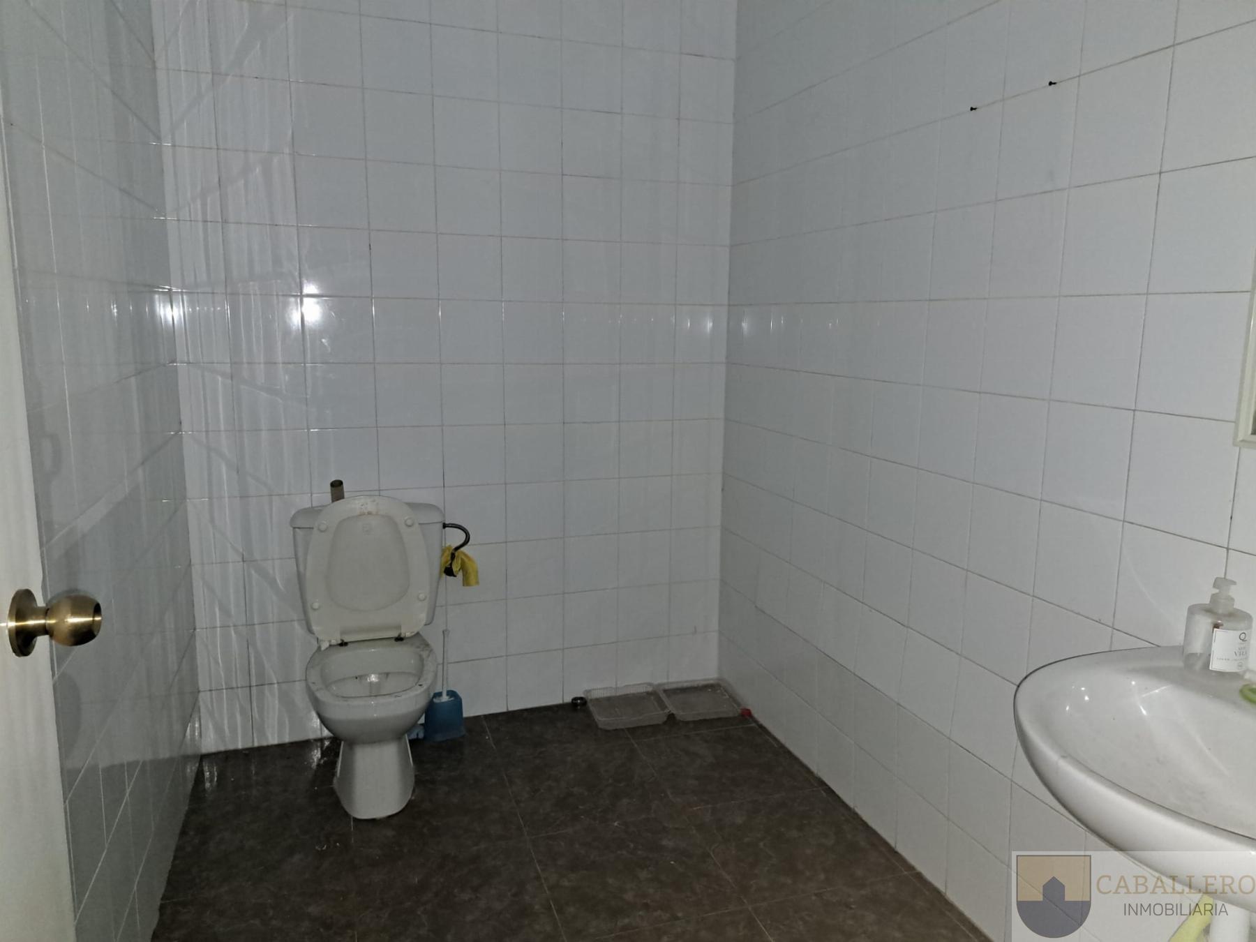 For sale of commercial in Murcia