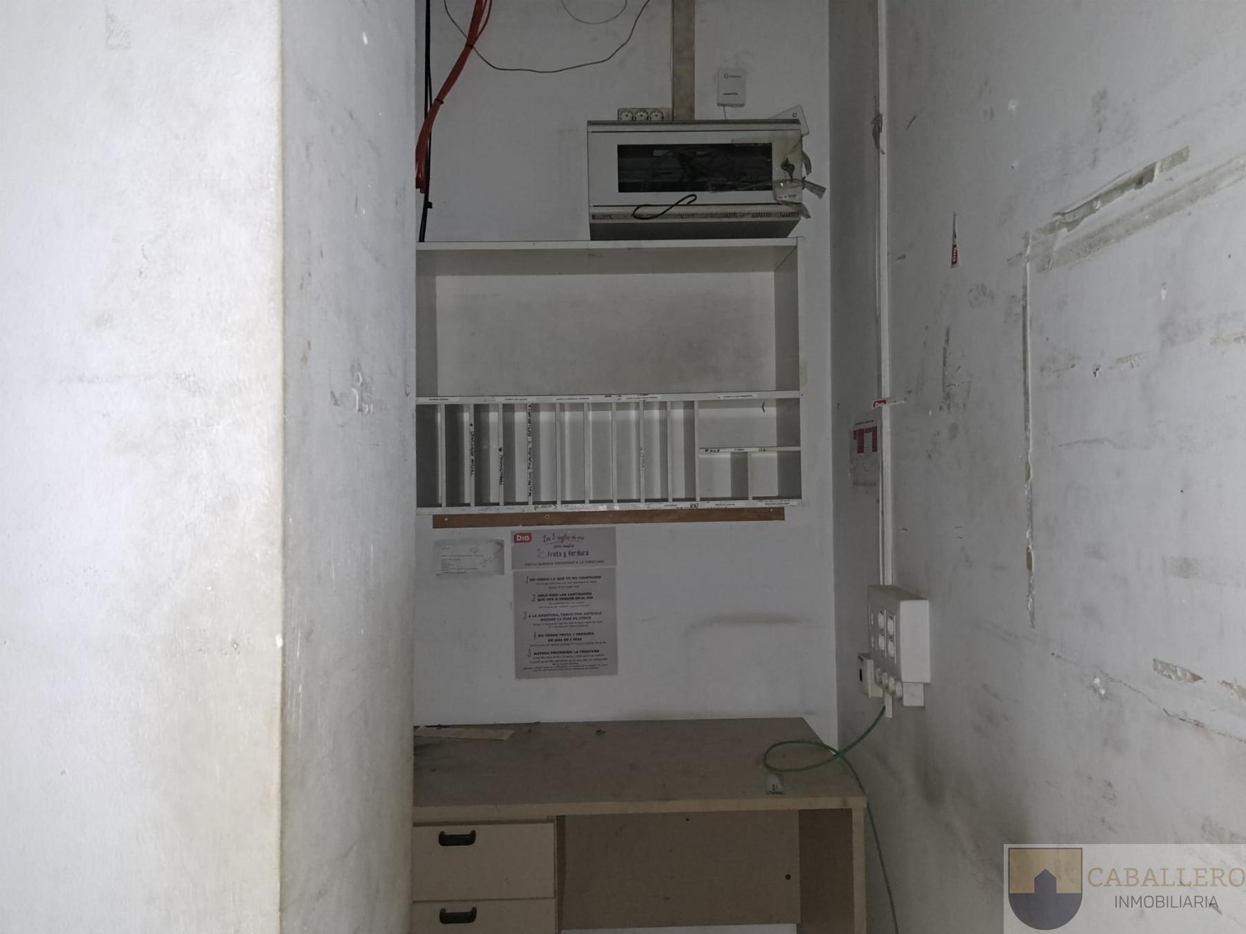 For sale of commercial in Murcia