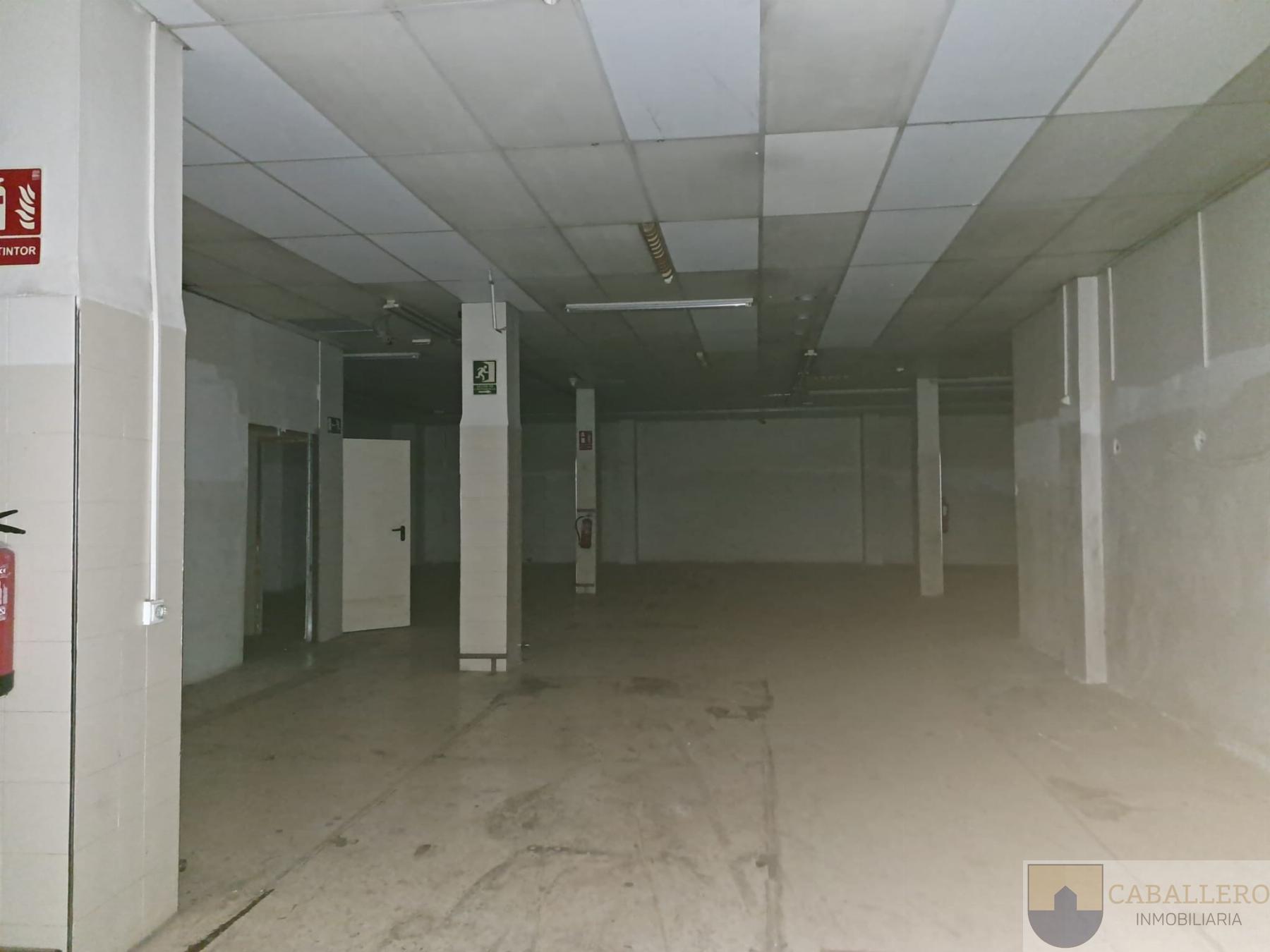 For sale of commercial in Murcia
