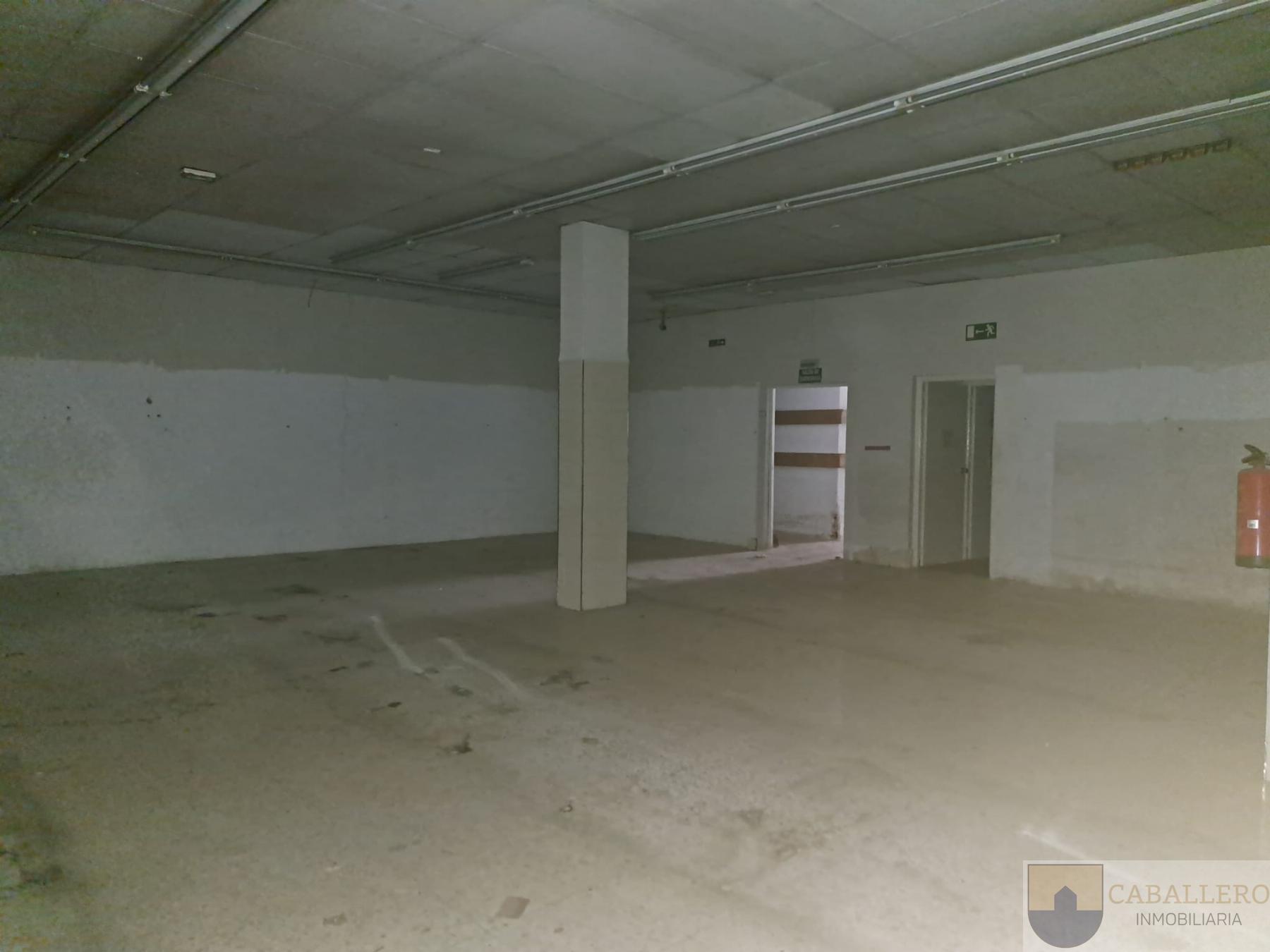 For sale of commercial in Murcia