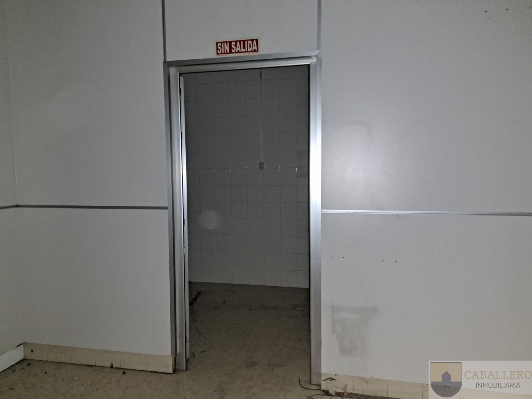 For sale of commercial in Murcia