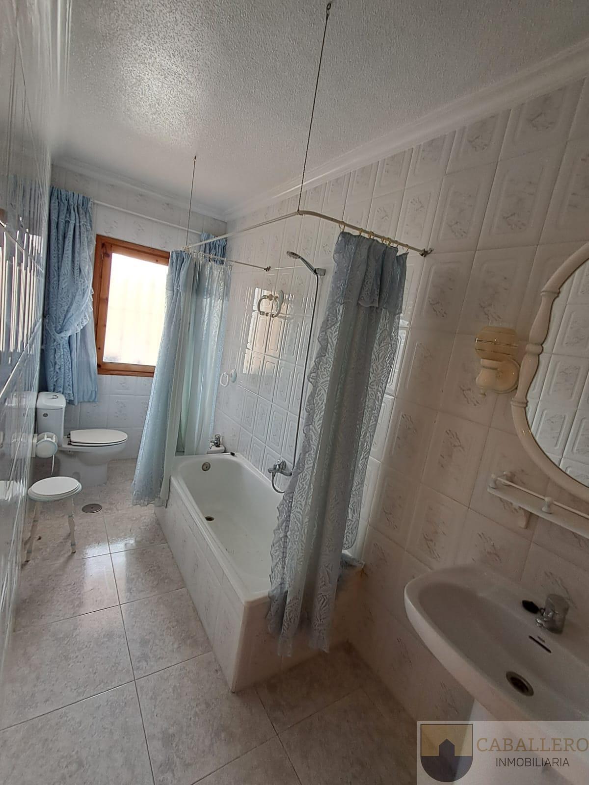 For sale of duplex in Jacarilla