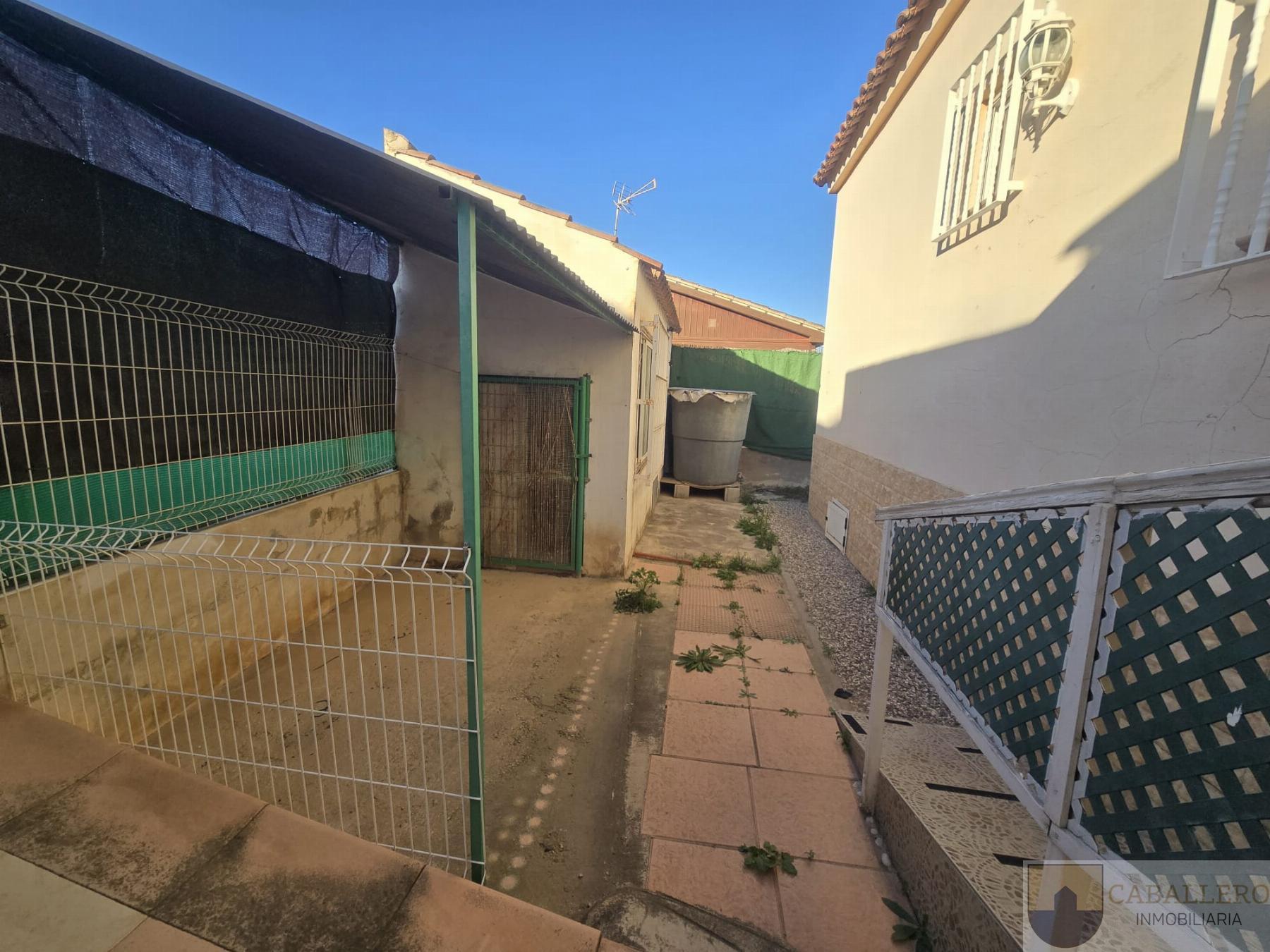 For sale of chalet in Murcia