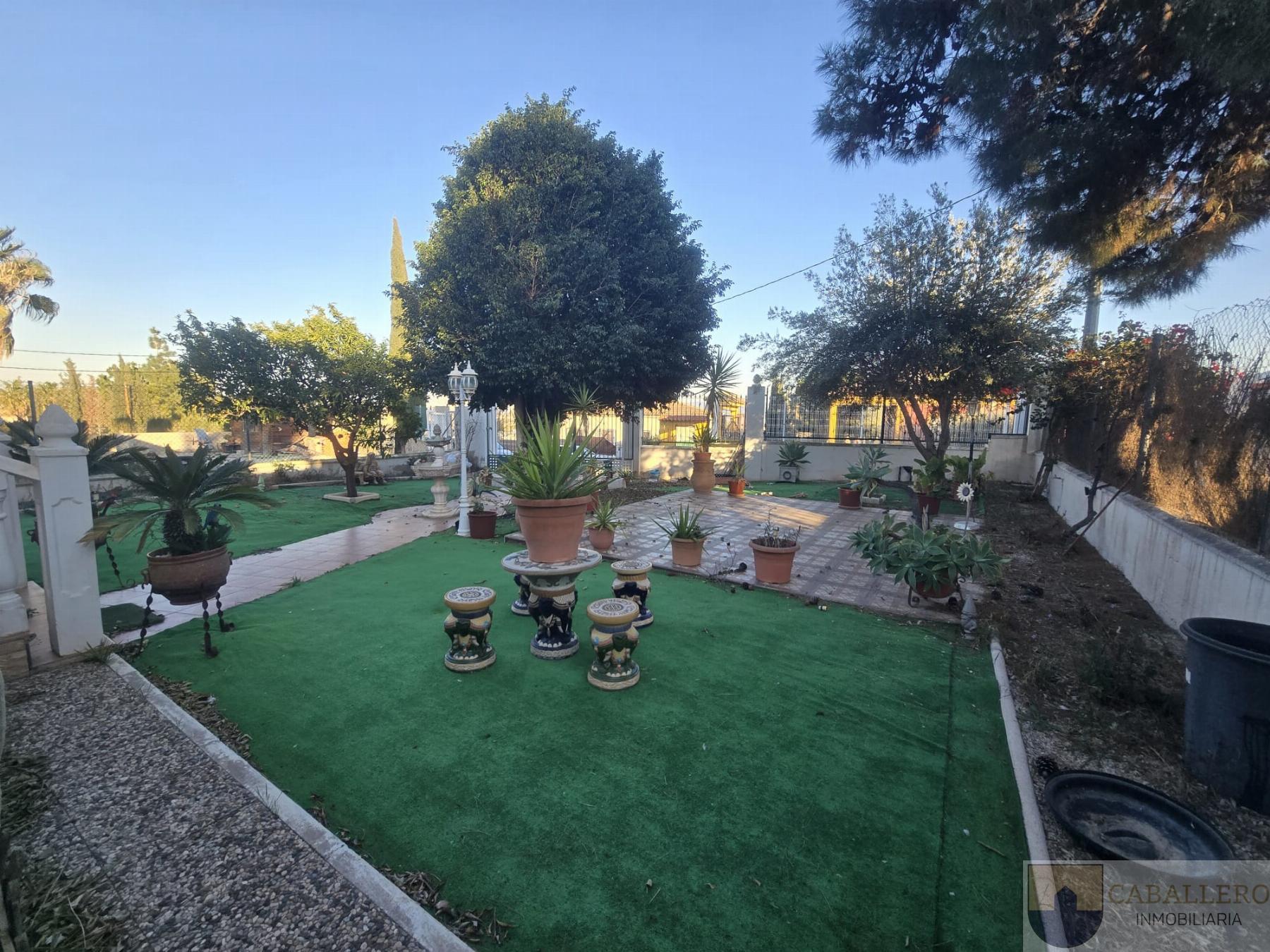 For sale of chalet in Murcia