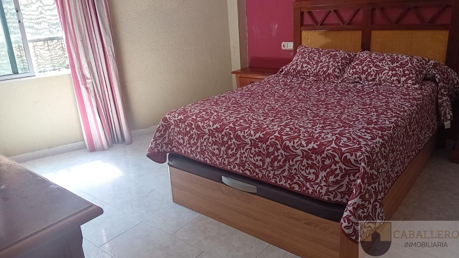 For sale of penthouse in Murcia