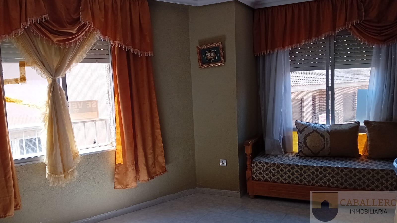 For sale of penthouse in Murcia