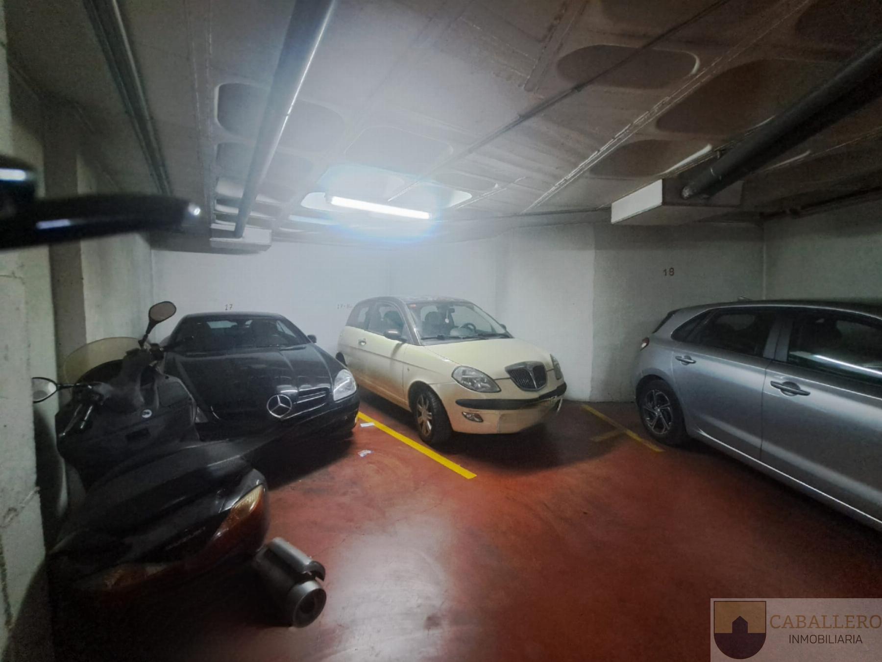 For sale of garage in Murcia