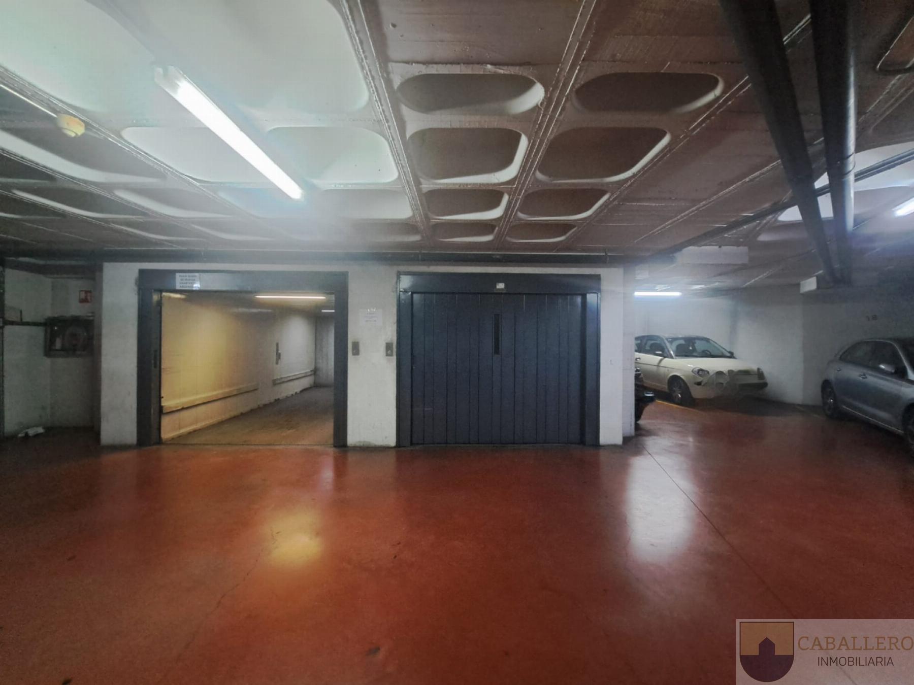 For sale of garage in Murcia