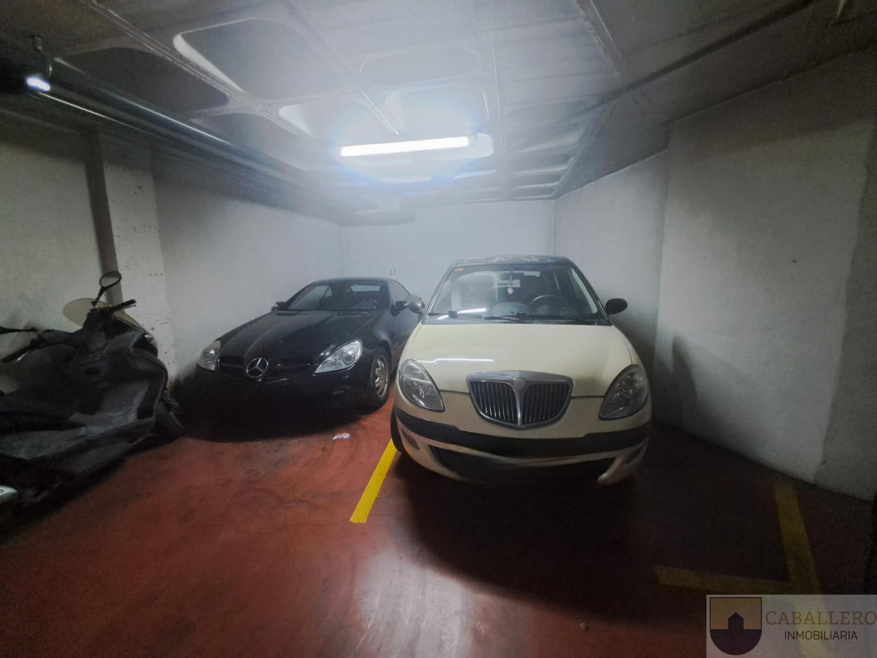 For sale of garage in Murcia