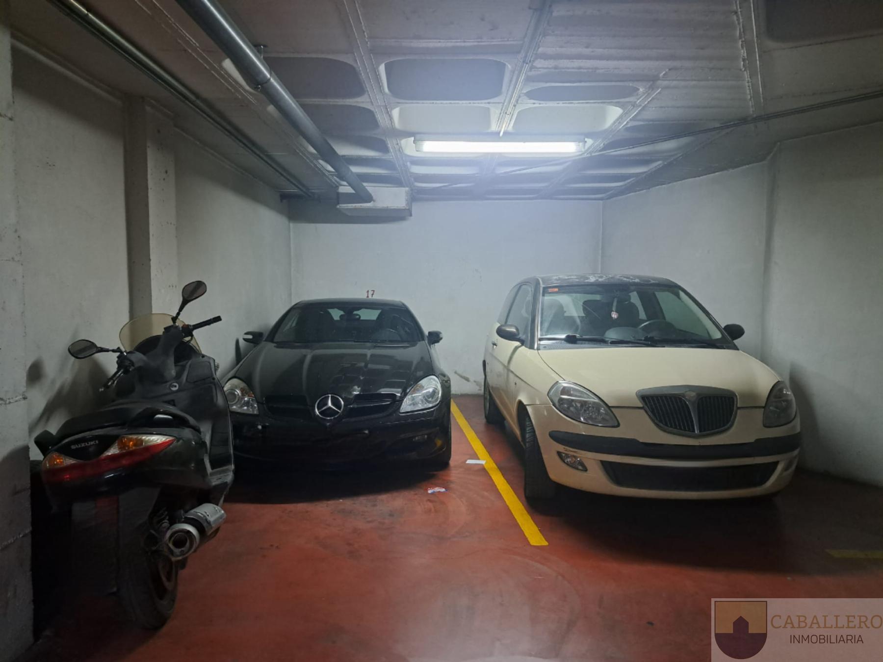 For sale of garage in Murcia