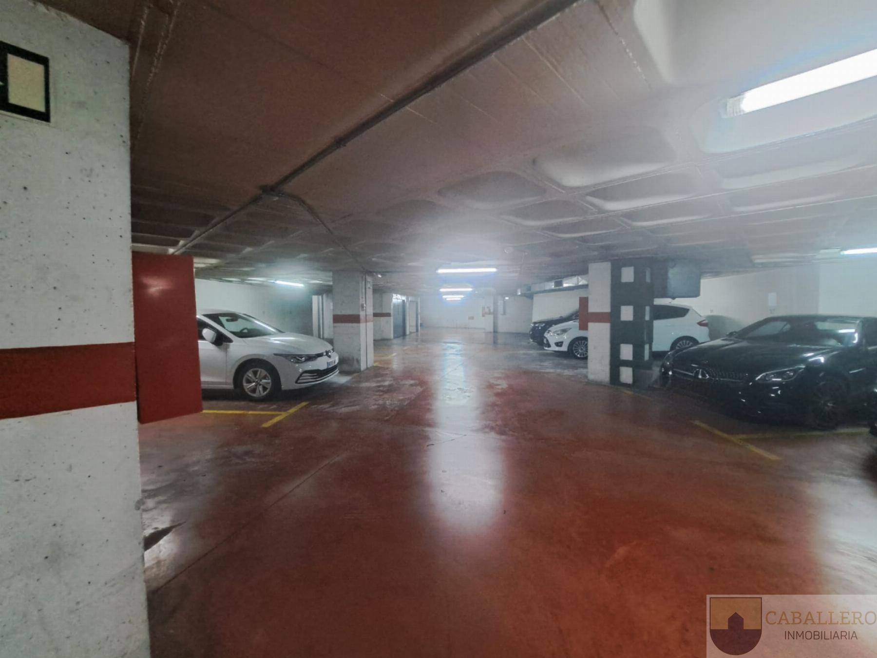 For sale of garage in Murcia