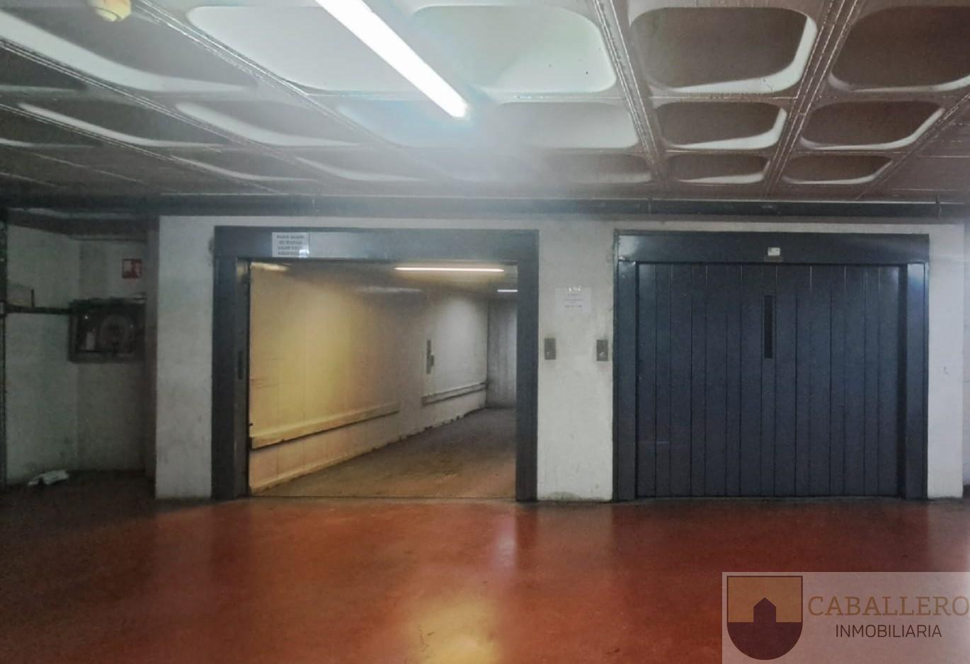 For sale of garage in Murcia