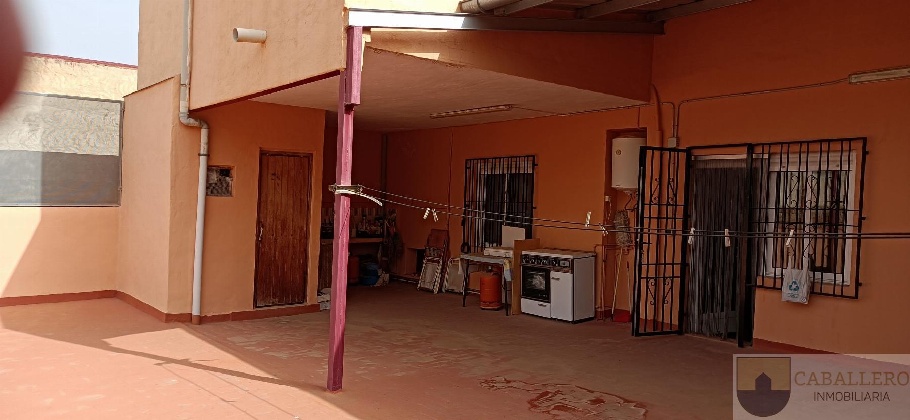 For sale of building in Murcia